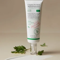 Complete No-Stress Physical Sunscreen with Mugwort, Niacinamide & Squalane for UVA/UVB protection and soothing care.